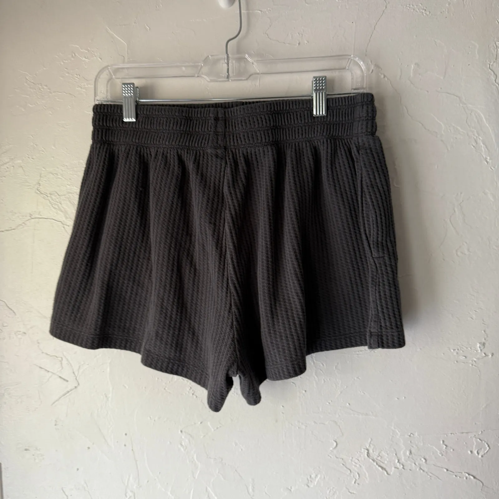 Old Navy Dark Grey Waffle Knit‎ Button Front Lounge Shorts Size M - Image 4
