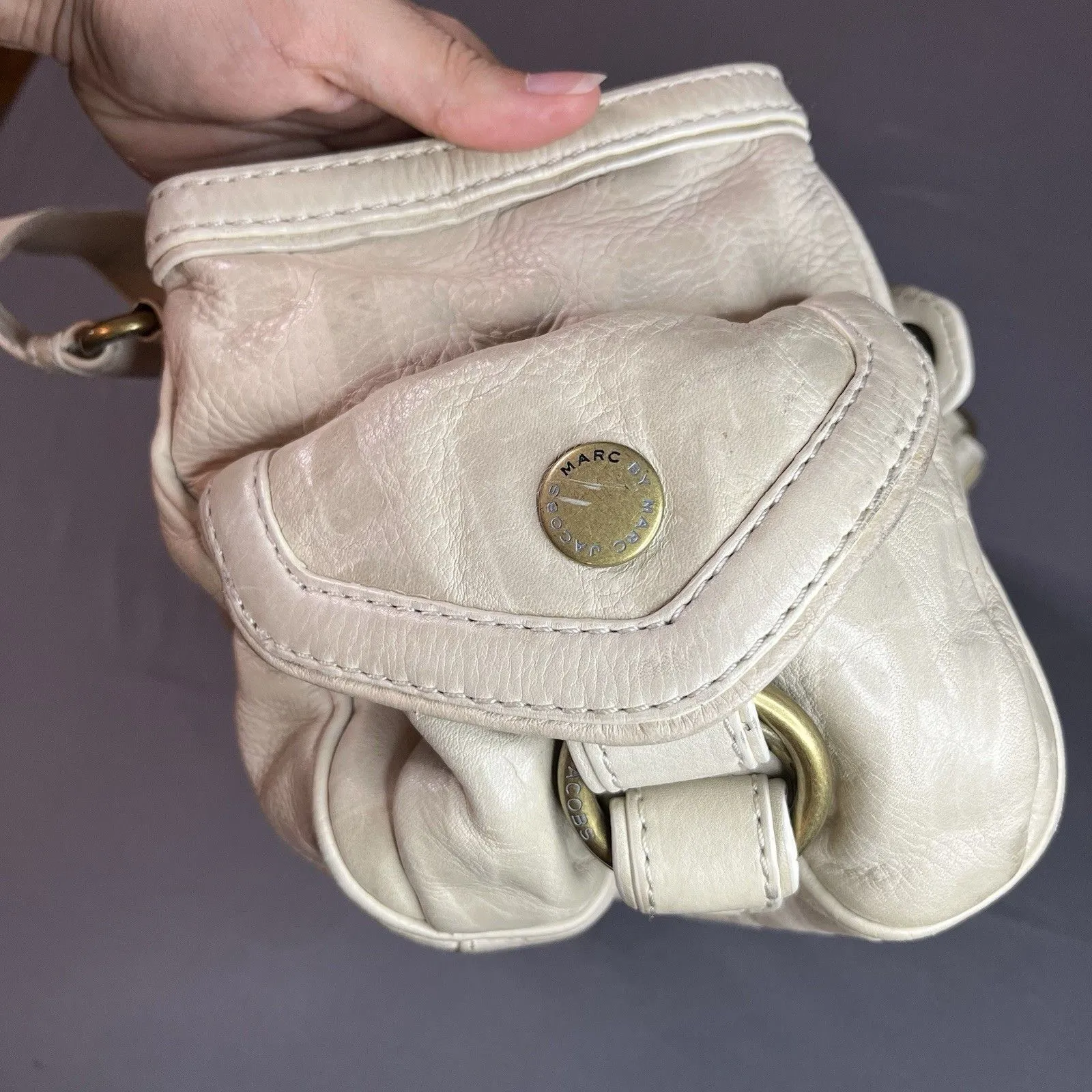 Marc Jacob’s Leather Small Cream Bag with Dust Bag - Image 6