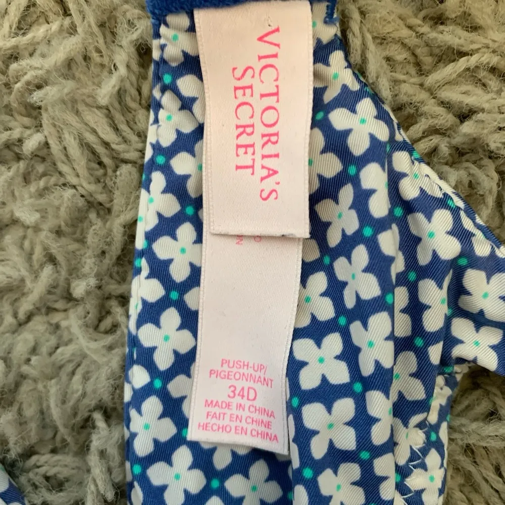 Victoria’s Secret 34D push-up underwire bra floral blue/white - Image 5