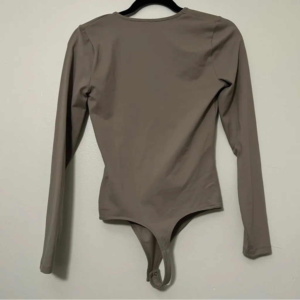 Abercrombie & Fitch Bodysuit Taupe‎ Small Double Lined Long Sleeve - Image 4
