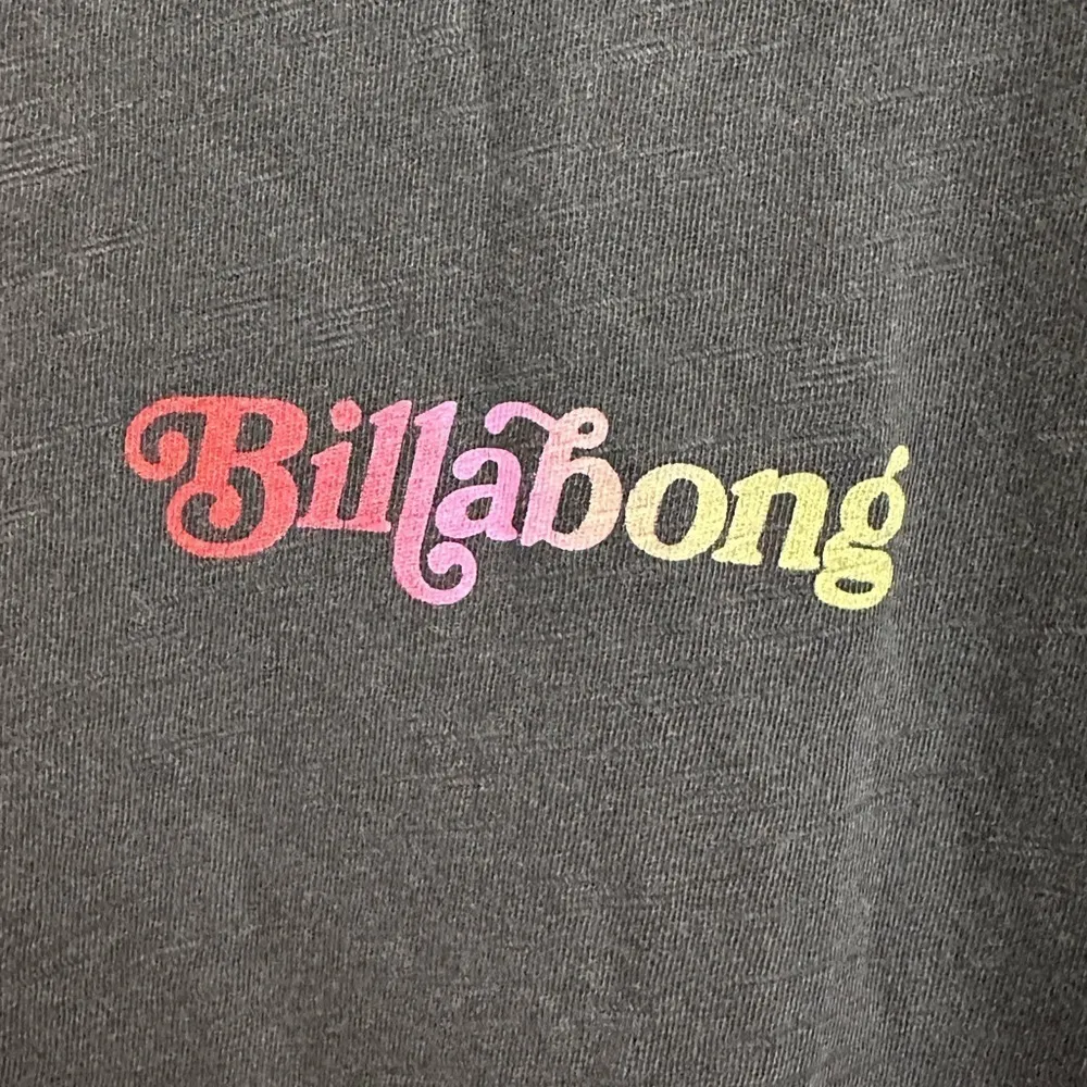 Billabong Women’s “She’s a Rainbow” Gray T-Shirt Beachy Skater Small - Image 5