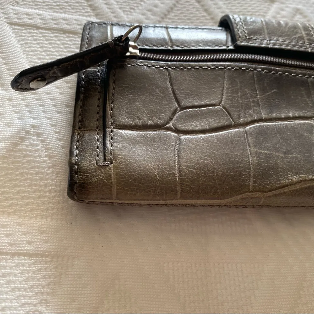 Coach Horse and Carriage Croc Embossed Leather Button - Image 8