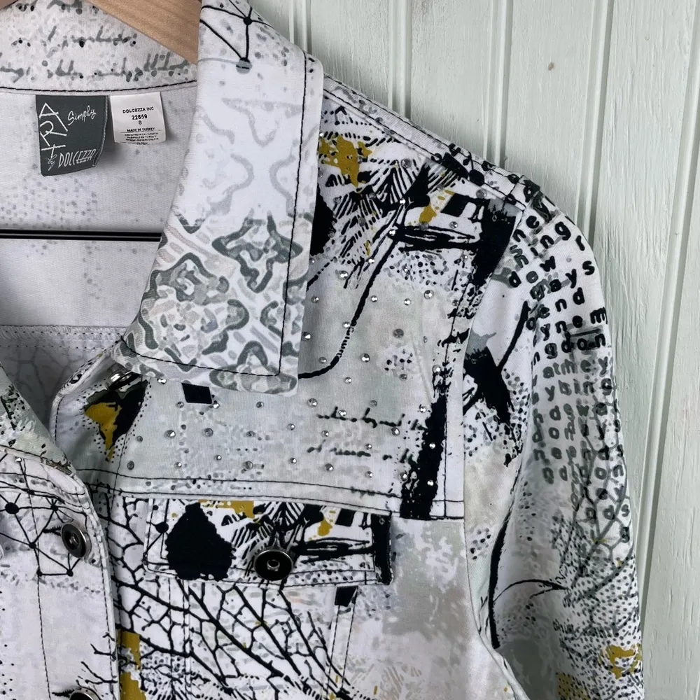 Simply Art by Dolcezza Buttoned Bomber Jacket Hydrangea Abstract Art Size Small White - Image 5