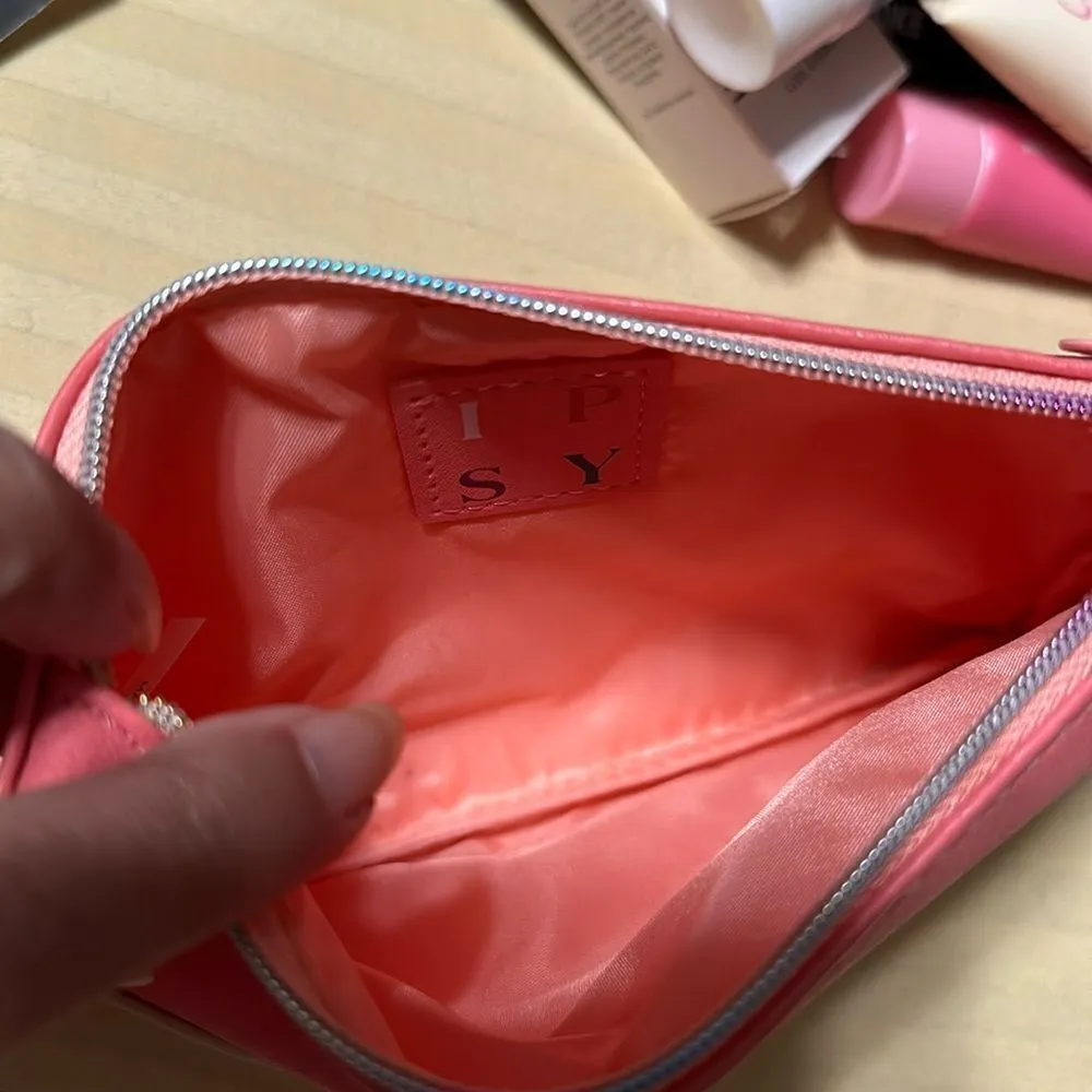 IPSY travel or cosmetic bag, tassle zipper pull NWOT Pink - Image 3