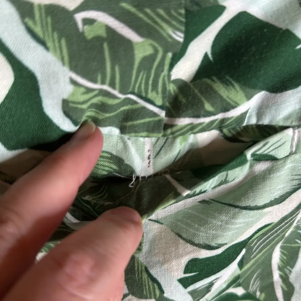 Saint Tropez West Linen Blend Green Palm Floral Casual Shorts Women's Size 2 - Image 5