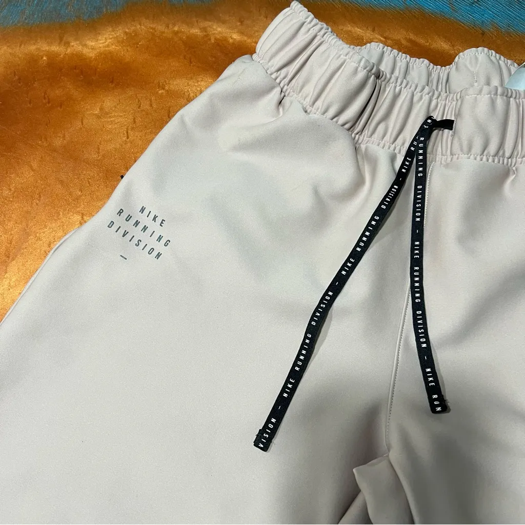 Nike Shield Running Division Light Pink Joggers medium reflective - Image 5