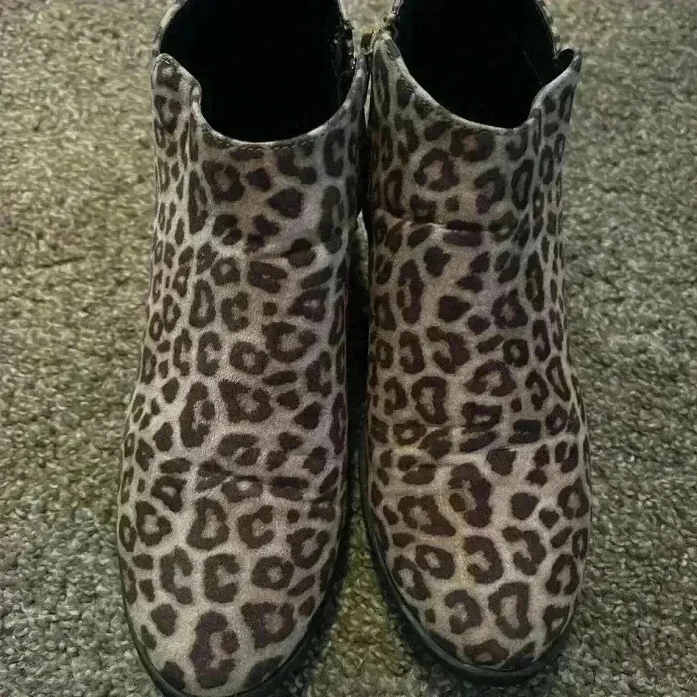 Soda Women's Round Toe Western Ankle Bootie Cheeta Print Booties - Image 2