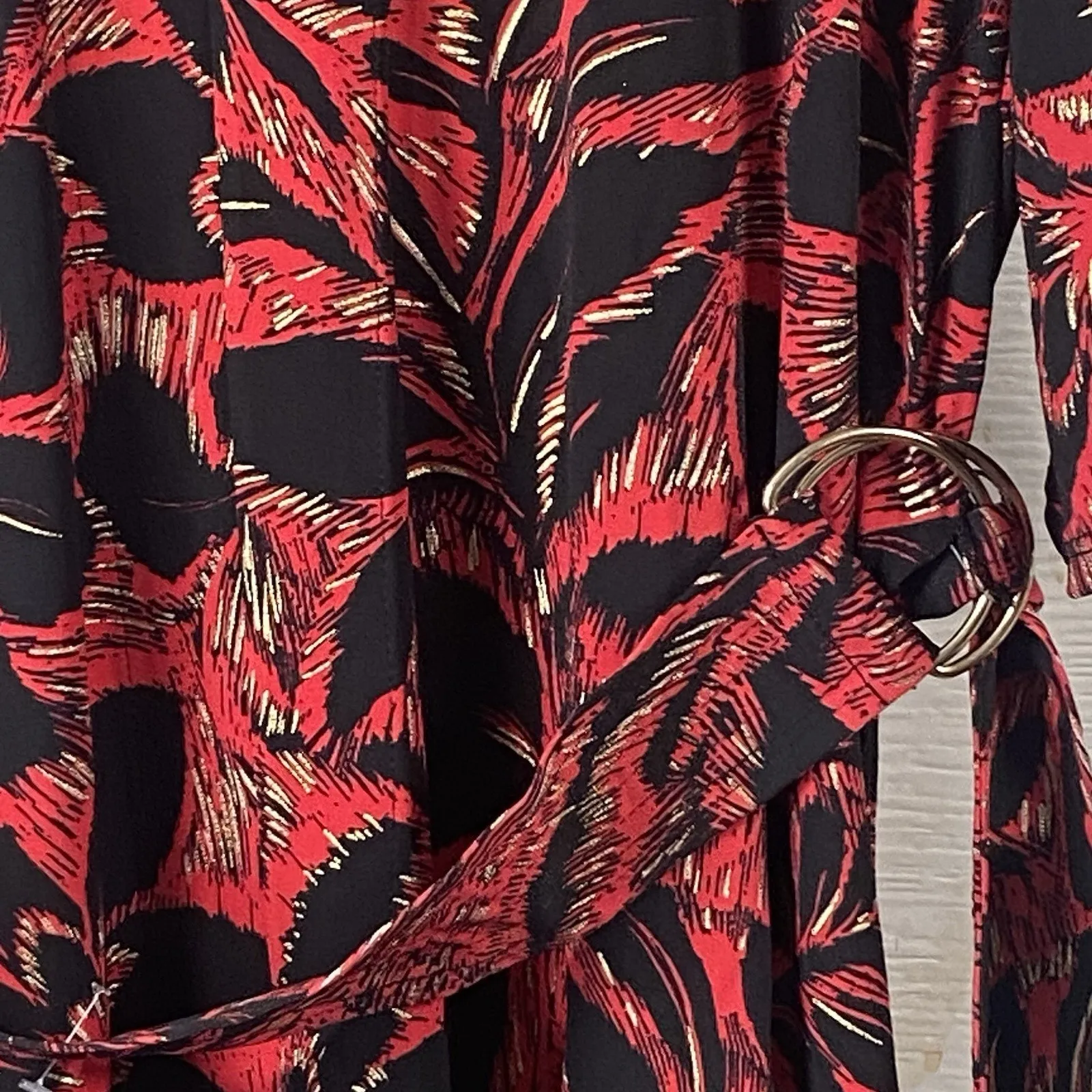 R&K Dress Women's Size 16 Red Black Gold Floral V - Image 4