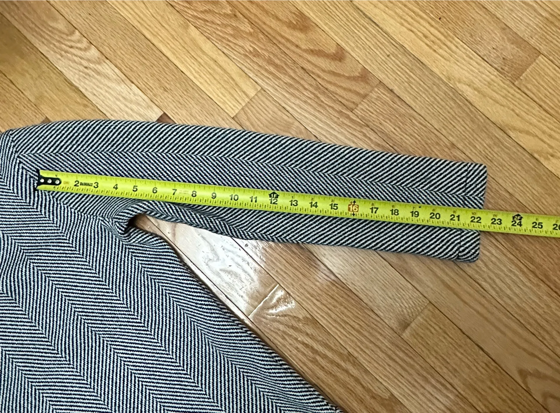 J.CREW  Women's Gray Herringbone Turtleneck Sweater Size M - Image 6