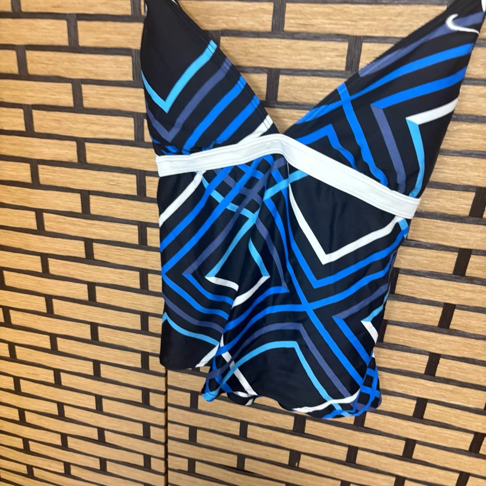 Nike Blue Swimsuit Top‎ Size 14 - Image 3