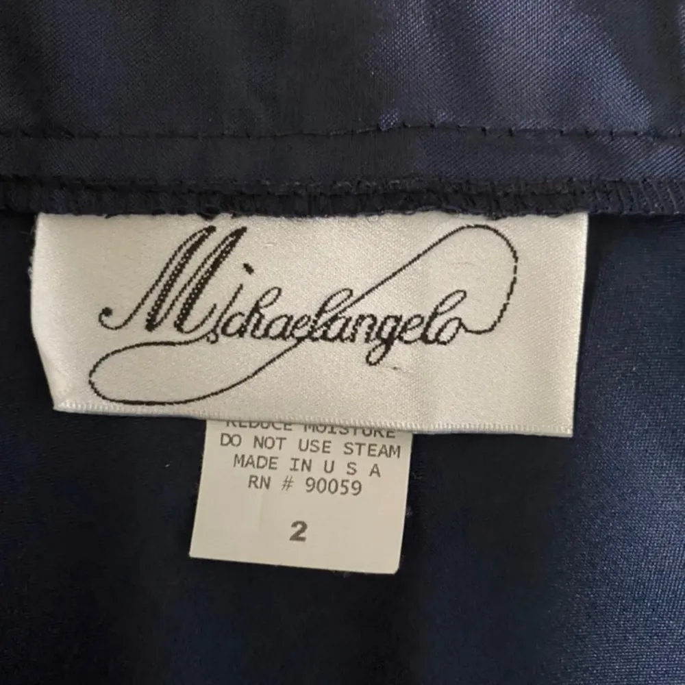 michaelangelo navy blue satin A line skirt size 2 - Image 4