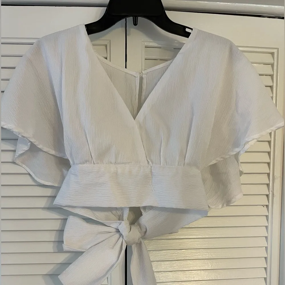 Black and White Tops collection - Image 7