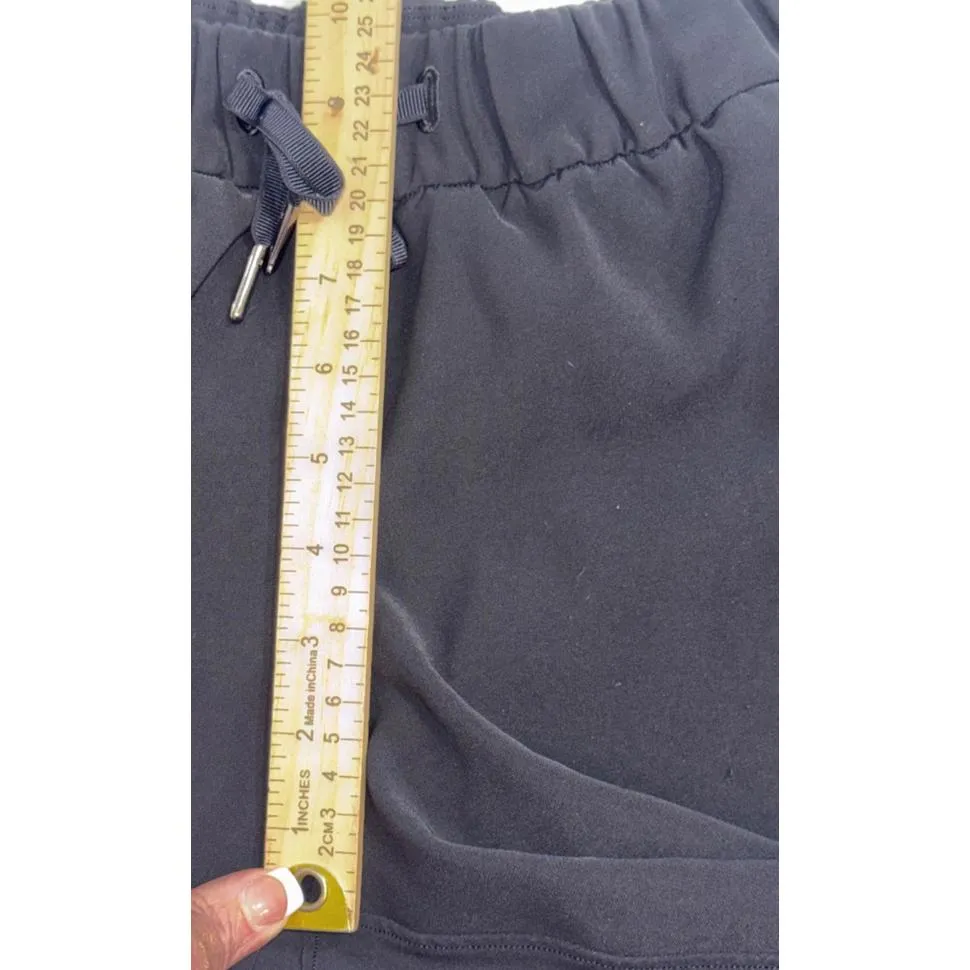 Lululemon On The Fly Crop Minimalist 22.5" Black Travel Lightweight Pants Size 4 - Image 9