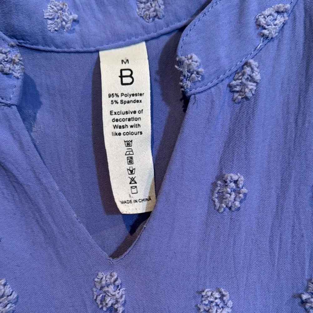 Periwinkle Blouse with Puff Sleeves and Mandarin Collar Blue Size M - Image 2