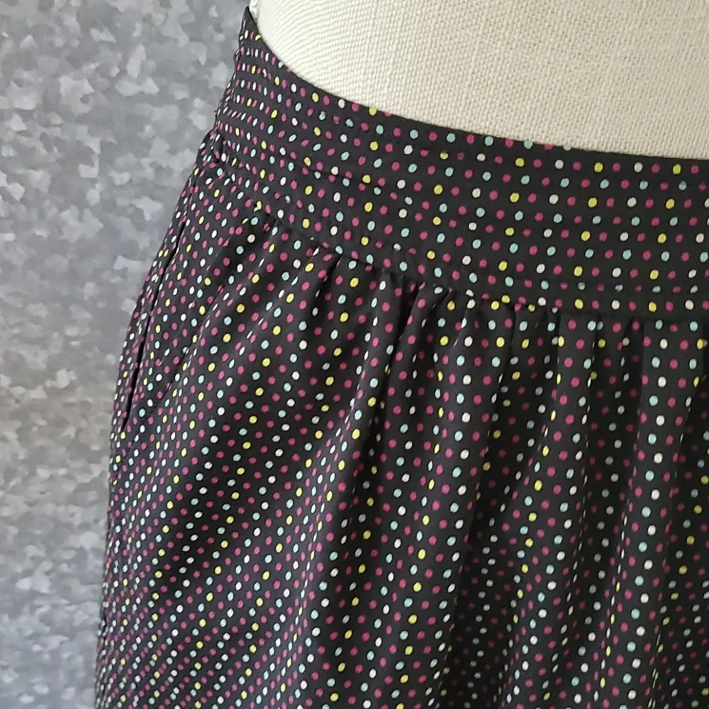 Old Navy polka dot mini skirt size 4 - Image 4