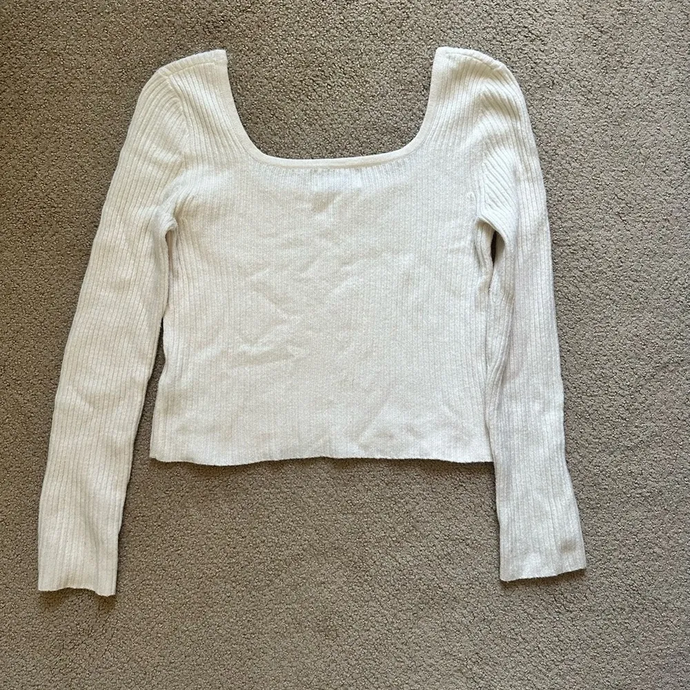 Old Navy Off-White Ribbed Knit Top - Image 2