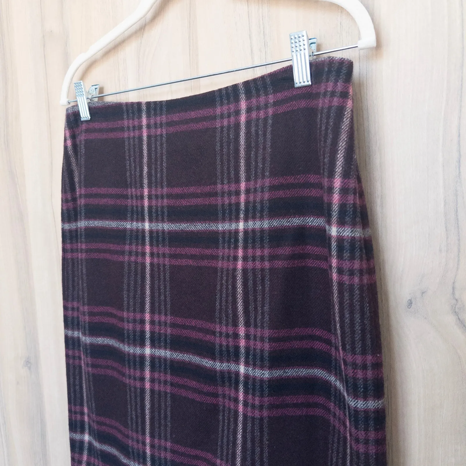 Talbots Womens Plaid Skirt Size 8P Burgundy Wool Classic Preppy Academia Office - Image 2