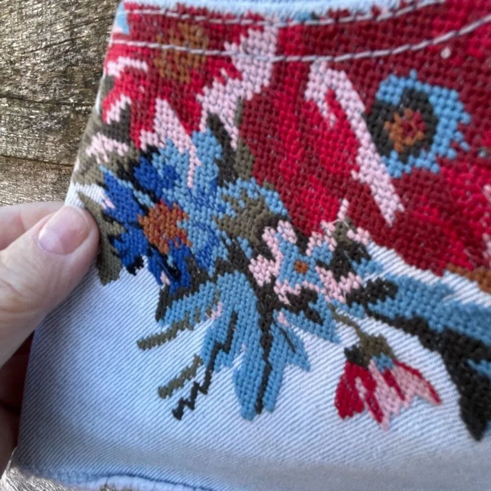 Element Denim size 28 100% cotton embroidered pockets shorts. Red - Image 8