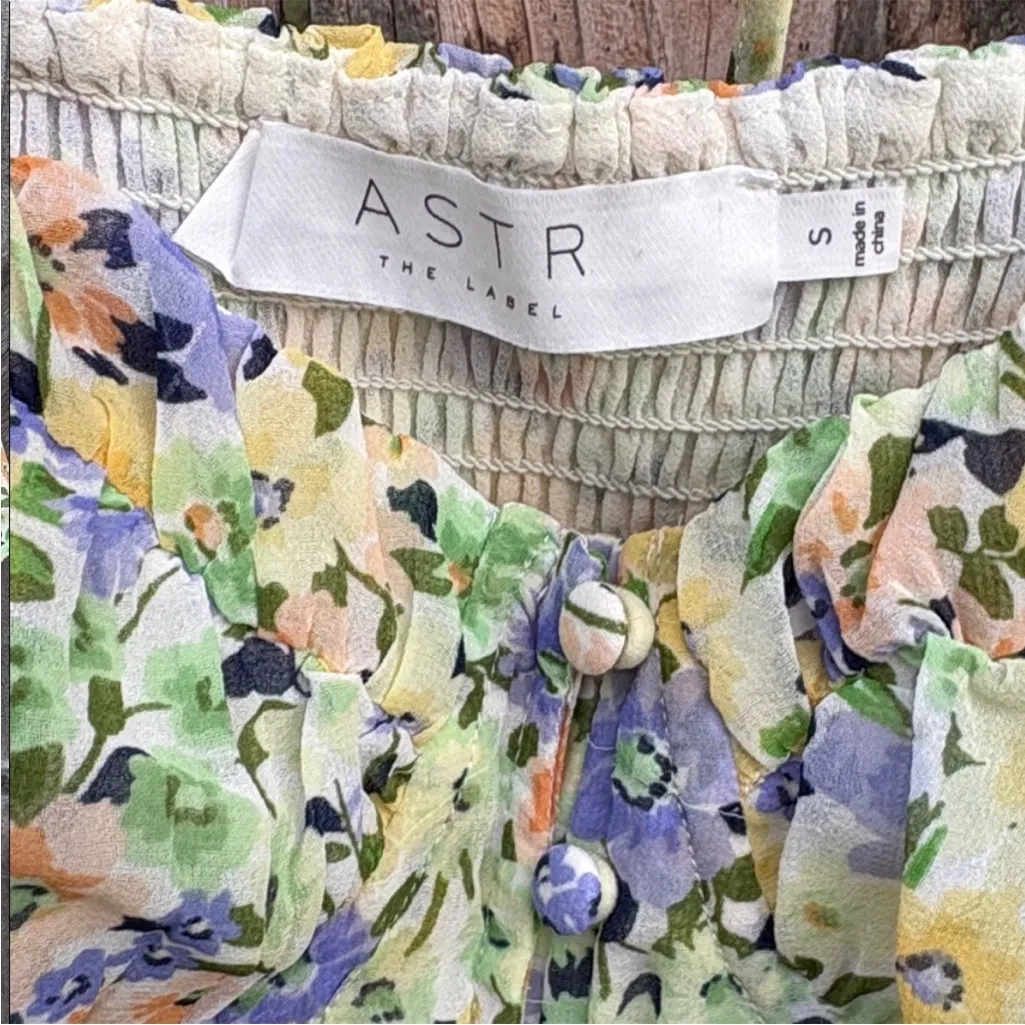 EUC ASTR The Label Claremont Top Yellow Green Floral Size Small - Image 5