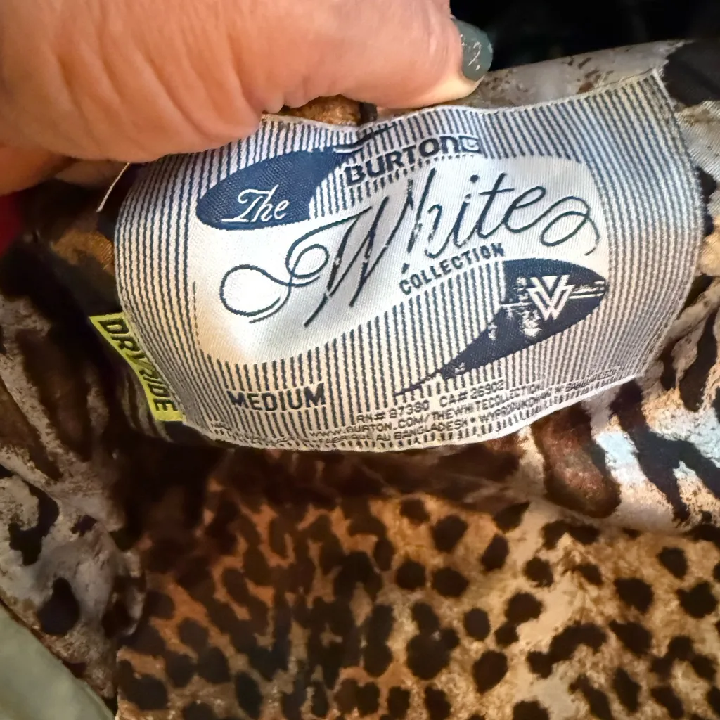 NEW Women's  Therma-FIT Black Swift Element Turtleneck Running Top XL $85 - Image 9