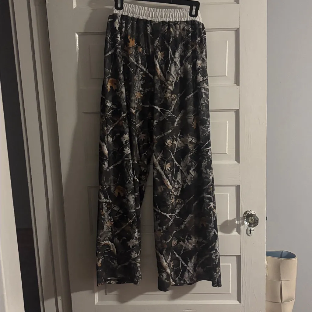 SHEIN White Elastic Waist Camo Design Pants - Image 3