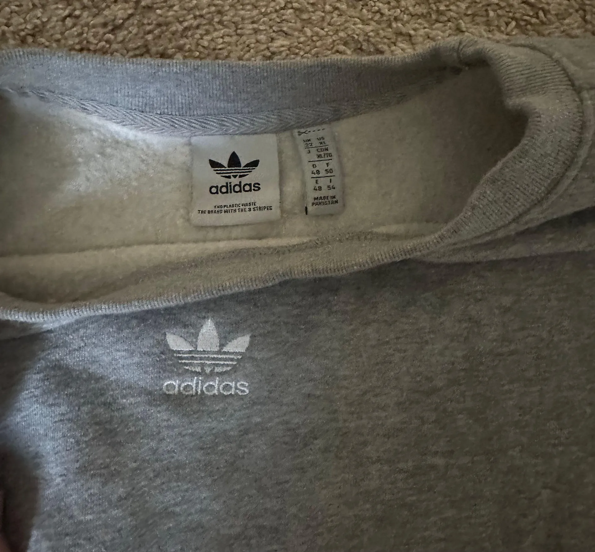 Cropped Crewneck - Image 3