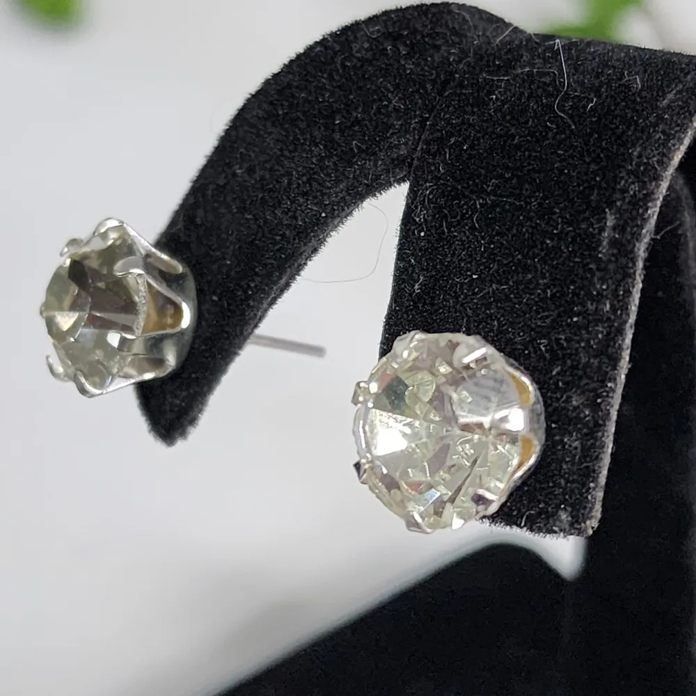 Silver Dangle Flower Pendant Choker Necklace and Earrings Set - Image 8