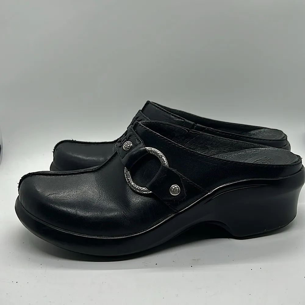 Ariat Stylish Black Leather Shasta Mules Slip On Shoes **Size 6.5** 🌸🌸 - Image 5