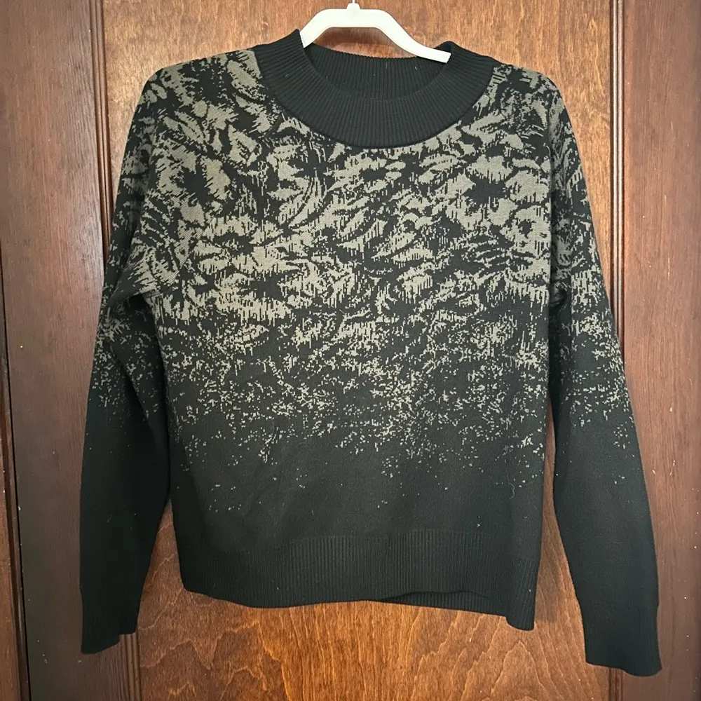 Athleta Jacquard Merino Wool Crew Sweater Size M - Image 3