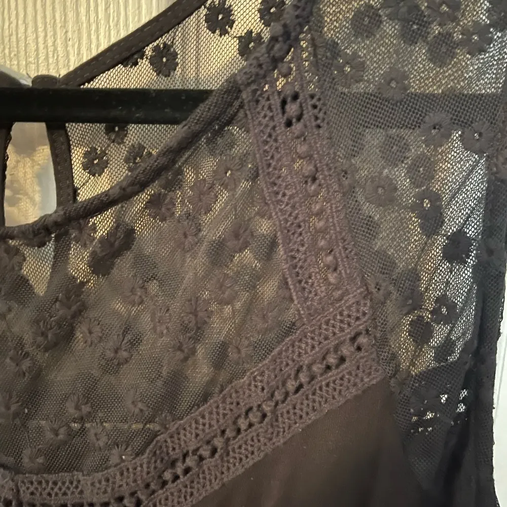 Loveappella Lace Trim Sleeveless Top - Image 3