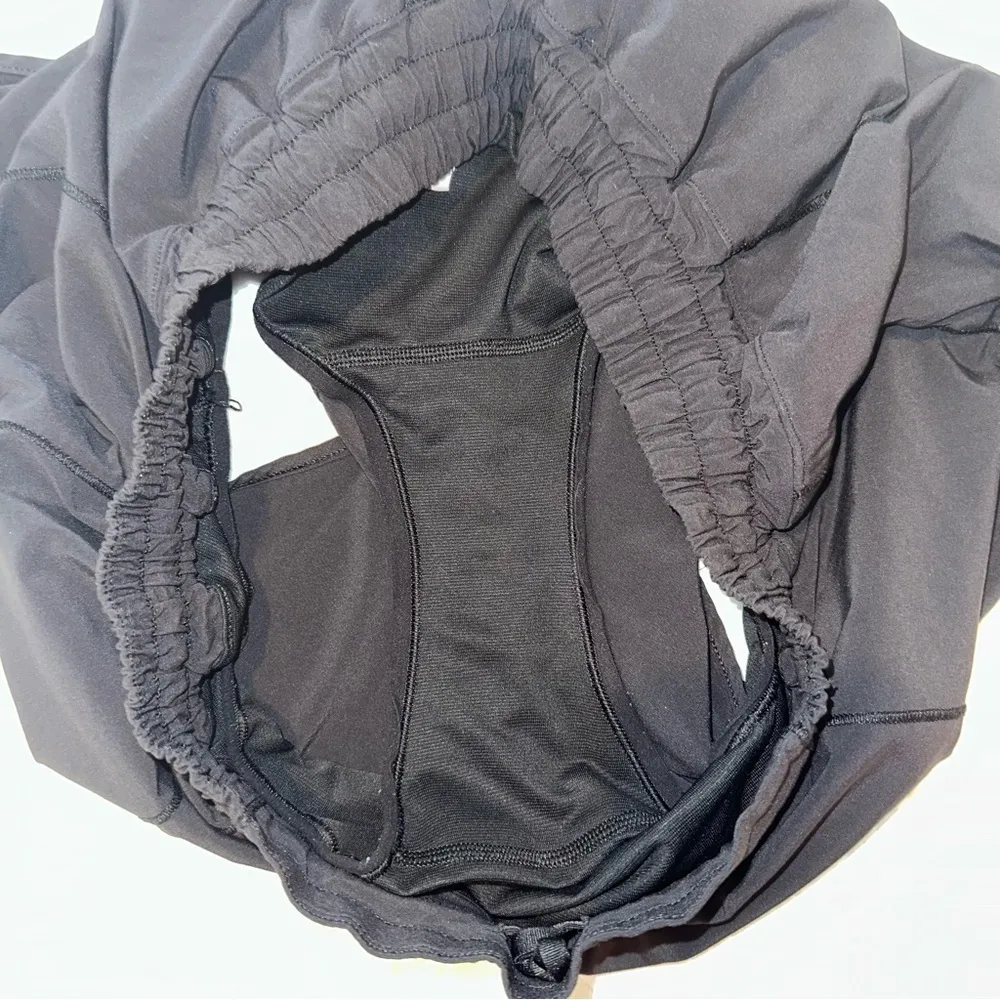 Lululemon Hotty Hot Low-Rise Lined Short 2.5". 12 Tall. Black. - Image 11