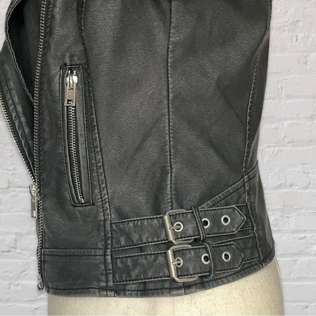 Altard State Medium Faux‎ Leather Moto Jacket – Chic & Versatile - Image 4