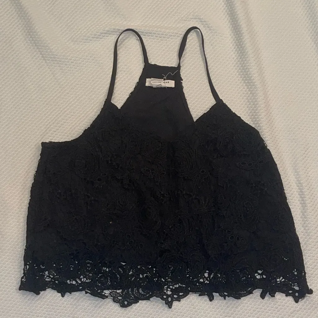 Elegant Black Lace Women's tank top size medium EUC Streatwear Society - Image 2