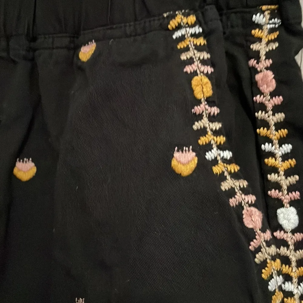 Madewell Embroidered Springtime Pull On Shorts - Image 7