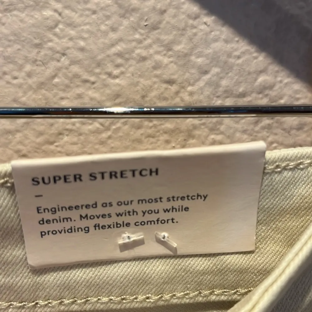 New Universal Thread Women’s Beige Jeans Size 17R NWT - Image 8