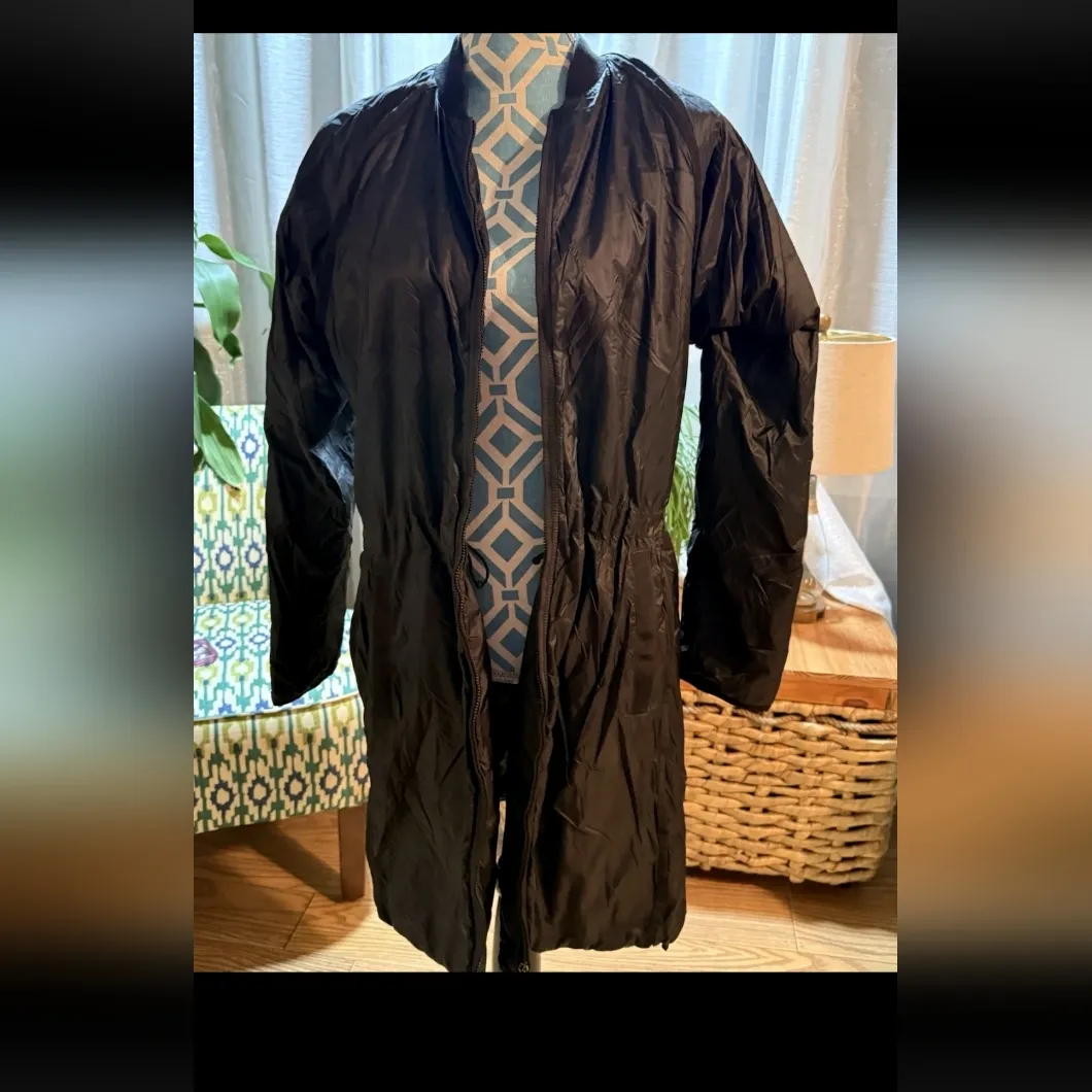 Athleta Summit Black Insulated Longline Parka Rain Jacket Size Medium - Image 3