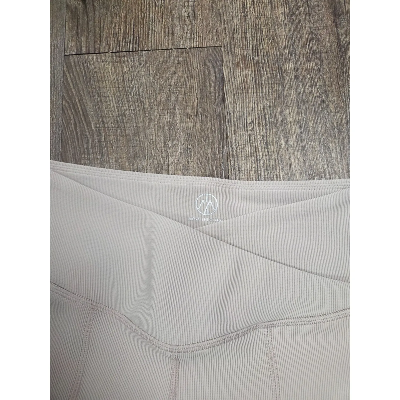 Move Theology Ribbed Wide Leg Cropped Yoga Athletic Pants Beige/Gray Large - Image 3