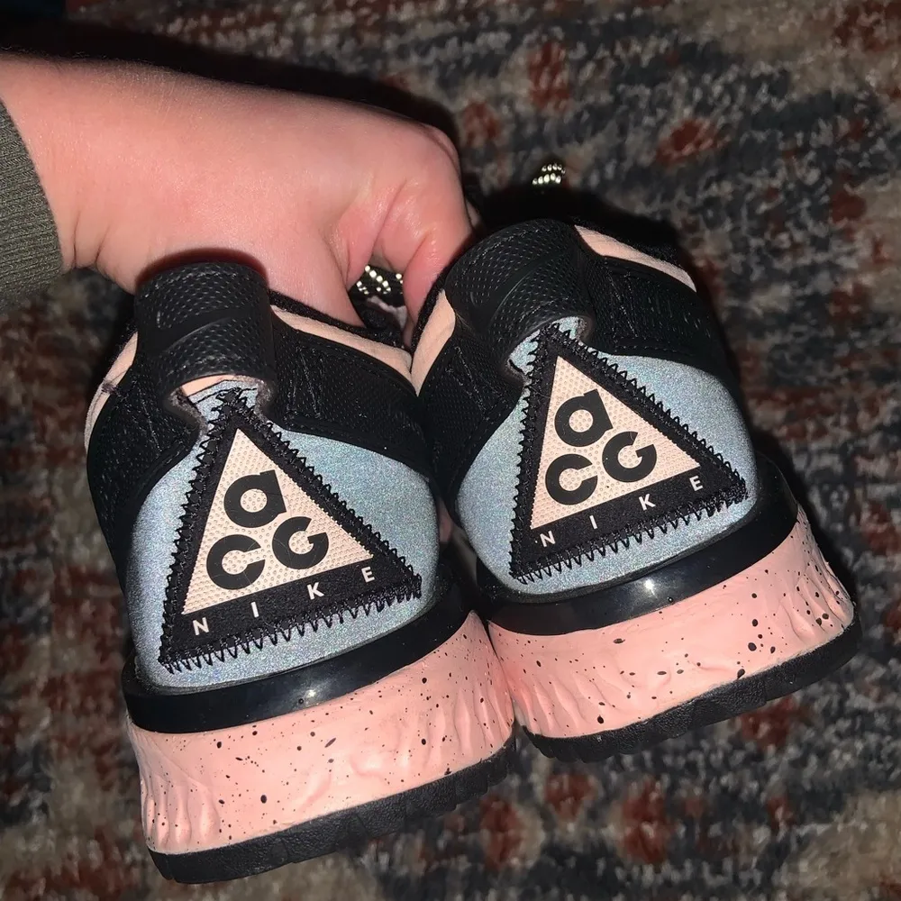 Nike ACG React Terra Gobe
Melon Tint Sneaker tennis shoe size 6 spring outdoor Pink - Image 5