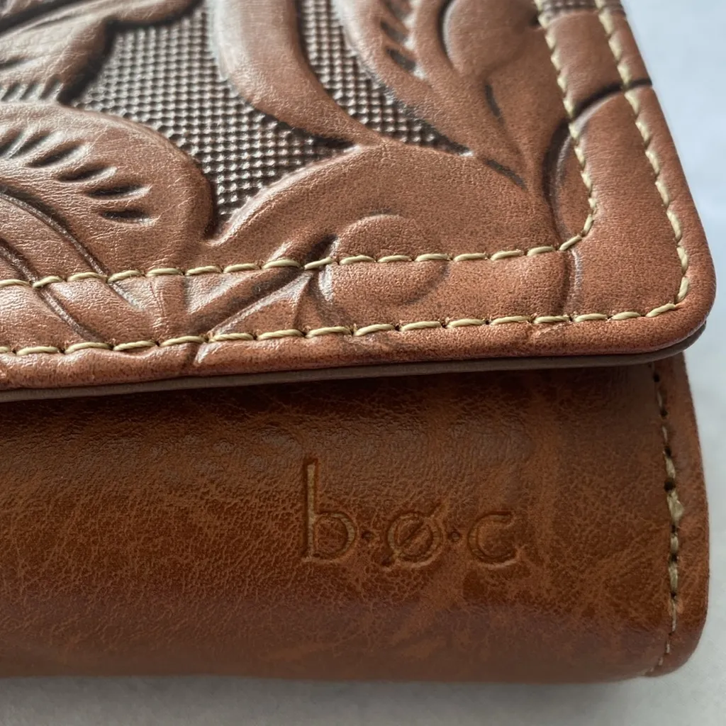 Born O Concept Floral Embossed Saddle‎ Ridge Vegan Leather Wallet Brown - Image 7