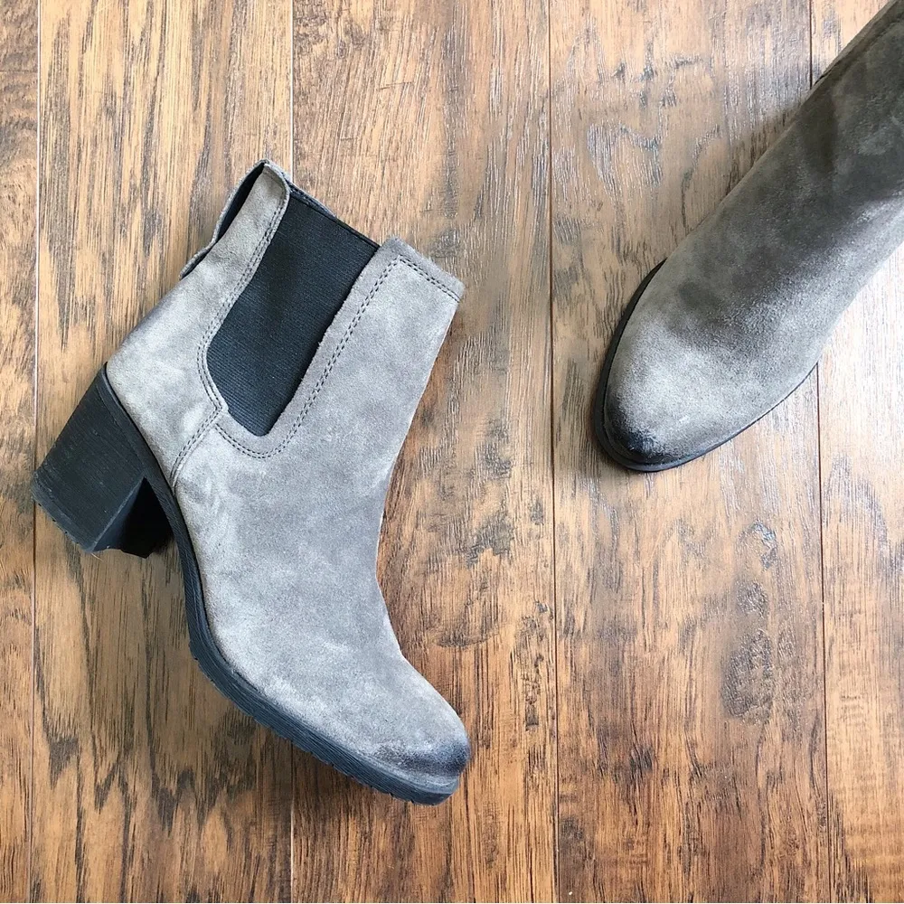 Sam Edelman • Hanley Suede Chelsea Boot grey leather ankle block heeled - Image 4