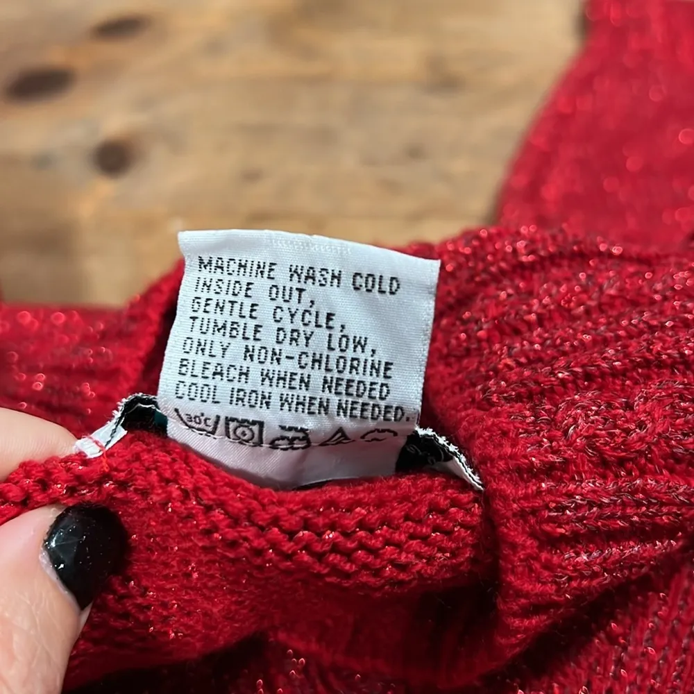 Diane Von Furstenberg the color authority sz medium red v-neck sweater metallic - Image 6