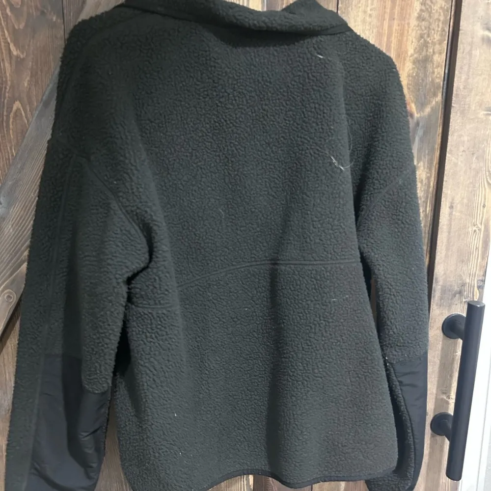 The North Face Wmns Black Fleece Jacket - Image 2