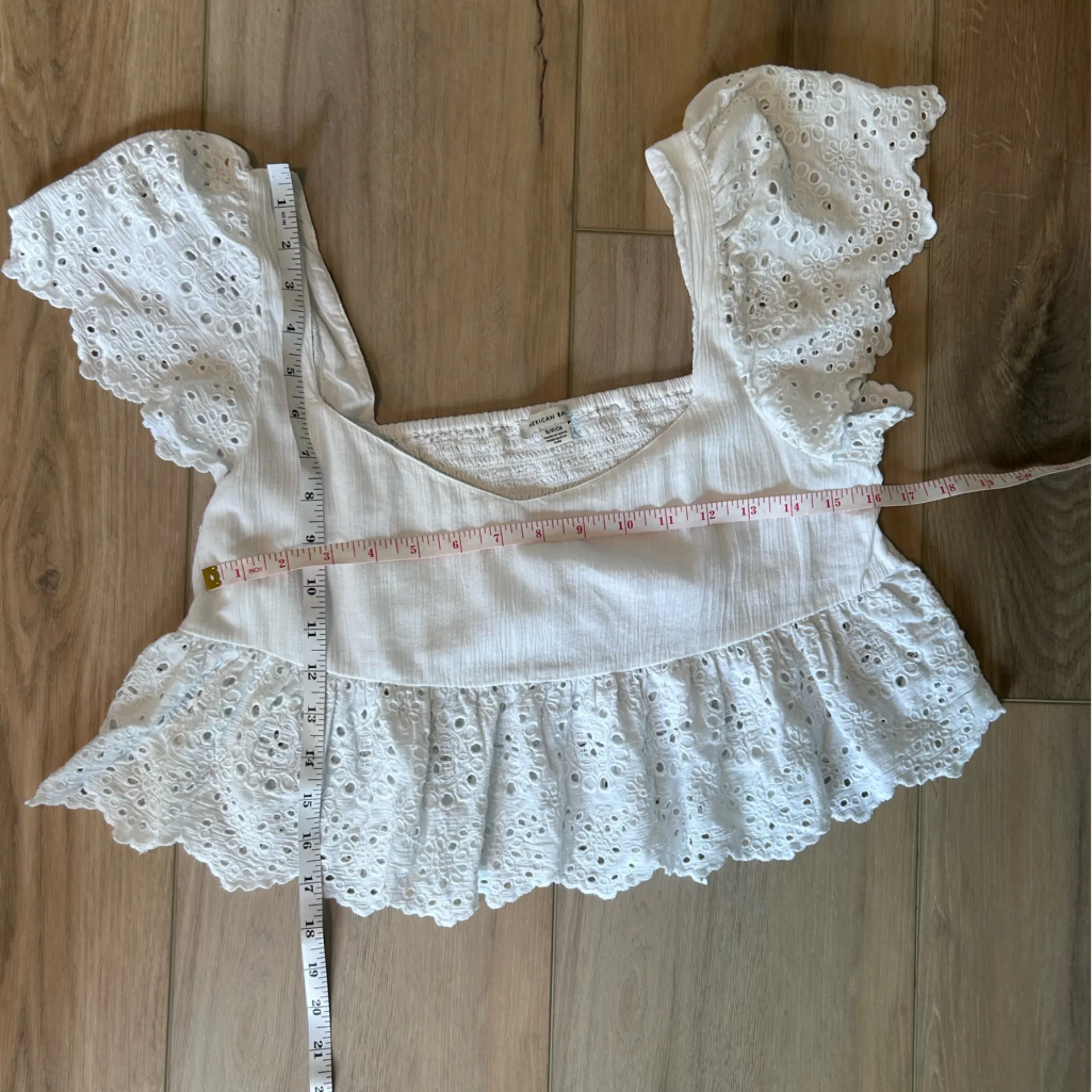 American Eagle White Eyelet Sweetheart Babydoll Flutter Sleeve Crop Top Sz Small - Image 3