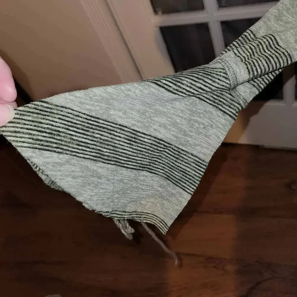 We The Free People Womens‎ Gray Striped Flared Sleeve V Neck Shirt Top Small - Image 4