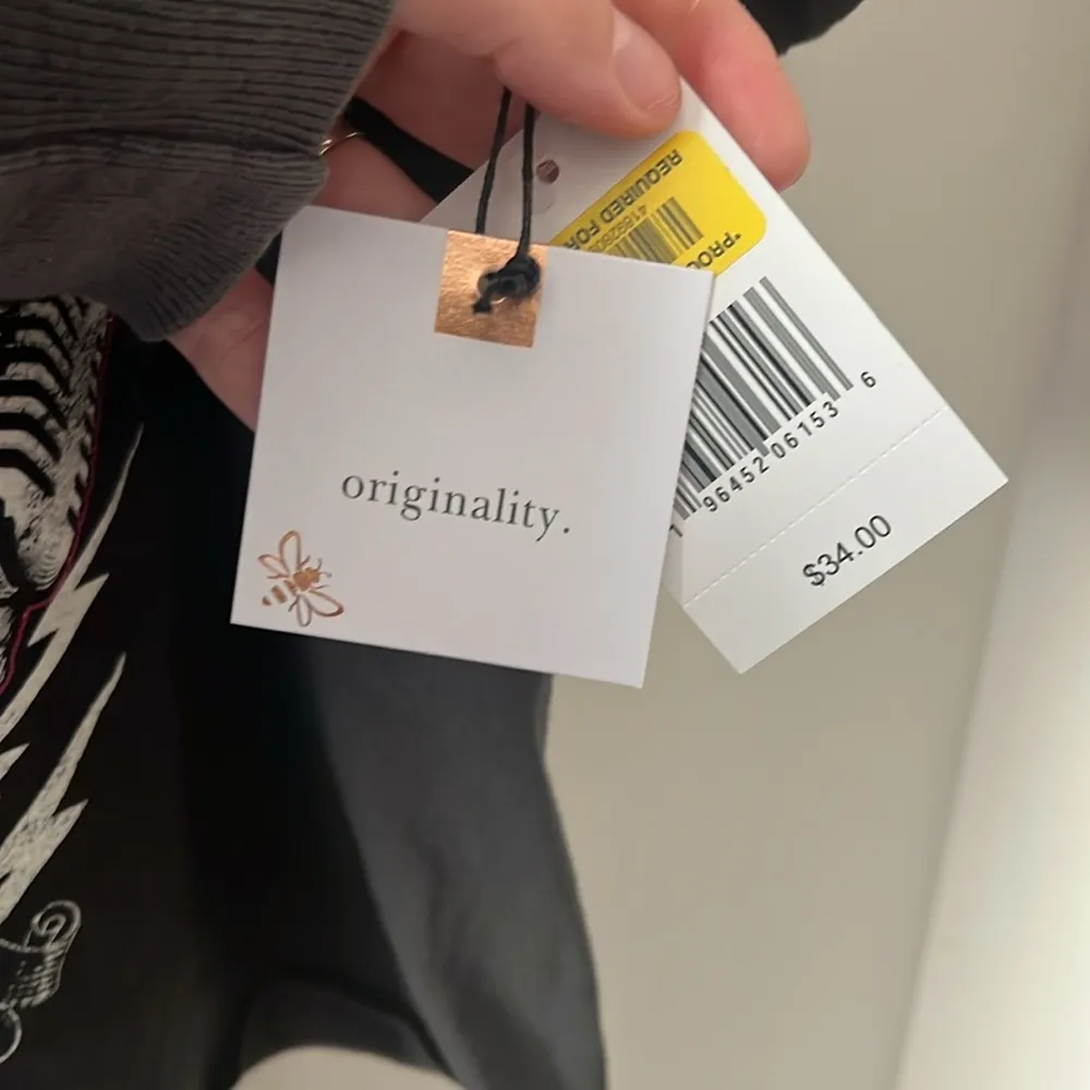 NWT Originality Nashville Graphic Tee | Band Tee | Crop | Size Medium Gray - Image 4