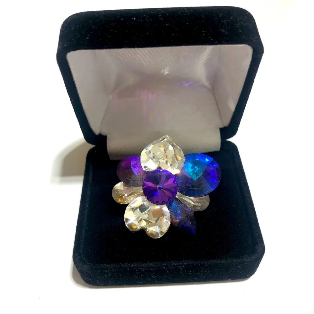 Vintage 80’s Swarvoski Crytal purple blue cluster Luxe brooch..Comes with box. - Image 2