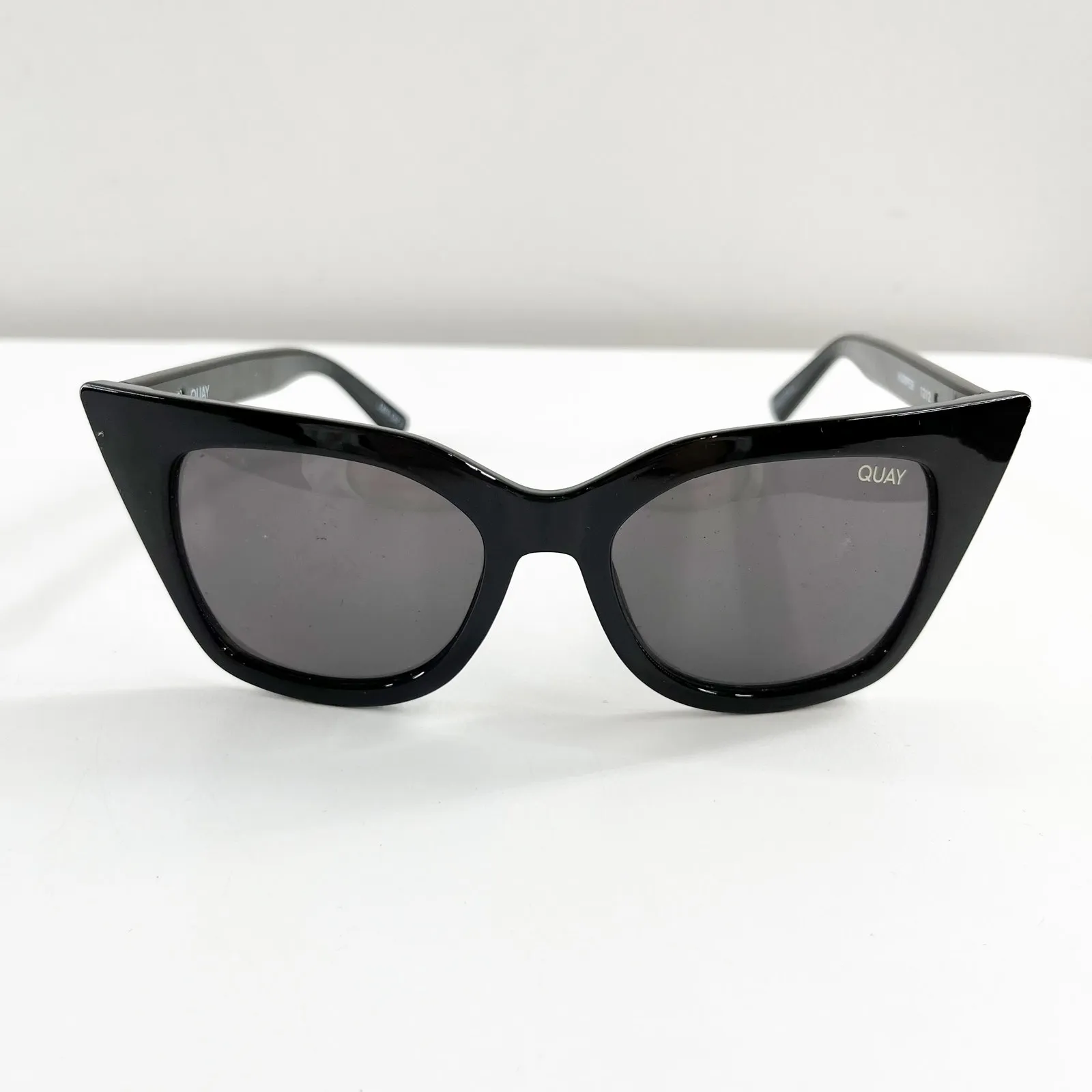 Quay Australia Harper Shiny Black Frame Smoke Lens Cat-Eye Sunglasses - Image 4
