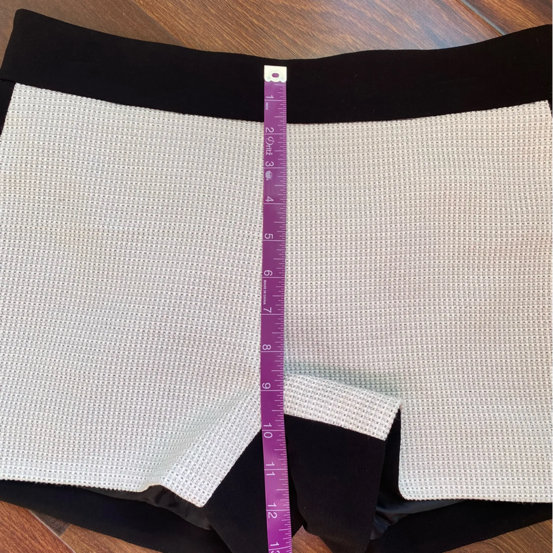 4/$20 J. Crew Dressy Stretchy Flat Front Shorts Black and White - Image 3