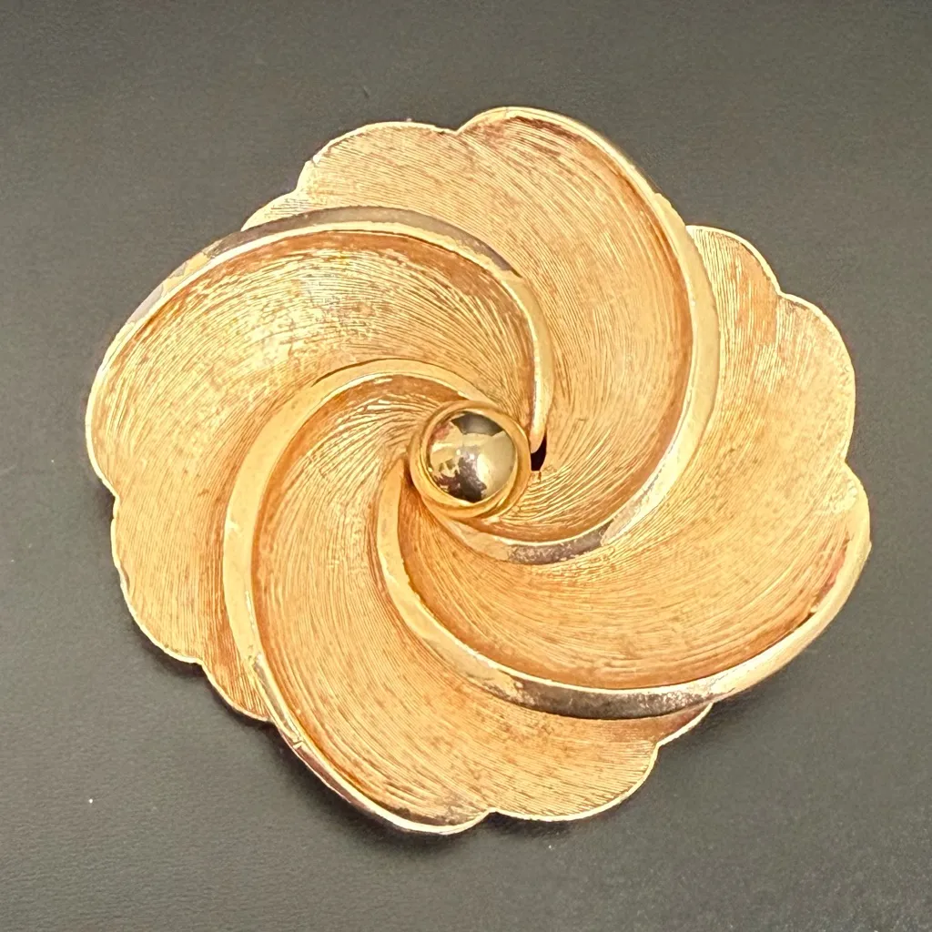 Vintage Unsigned Textured Gold - Image 2