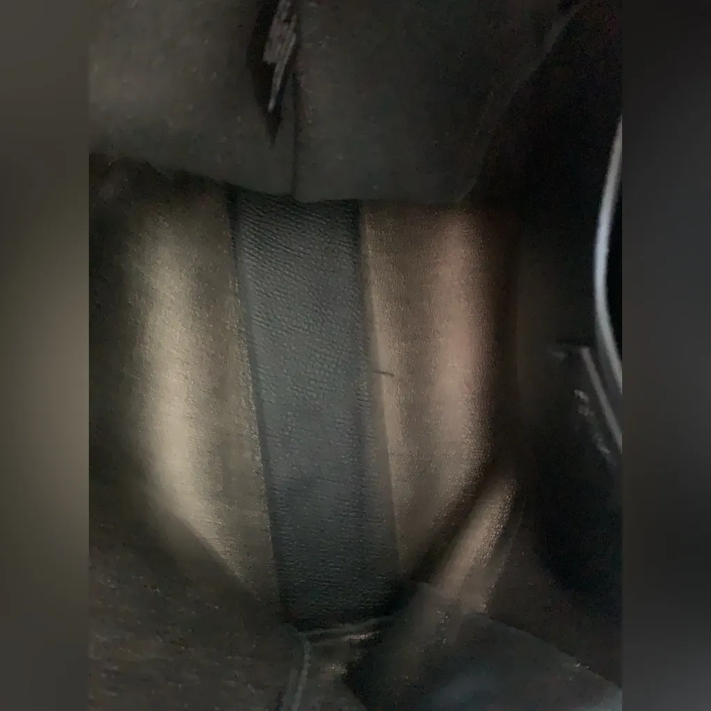 100% Pebbled Leather Botkier Large Tote Handbag with Zipper Accents Snap Pocket - Image 10